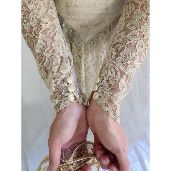 60s‎ Taupe Lace Wedding Dress - Picture 6 of 10